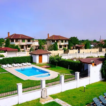 роза - Rosa 펜션 Bŭlgarevo