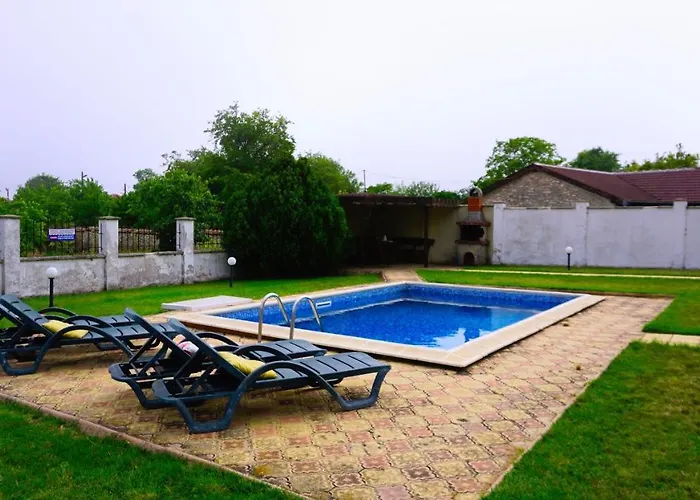 別荘 роза - Rosa Bŭlgarevo