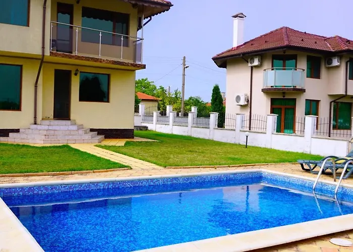 別荘 роза - Rosa