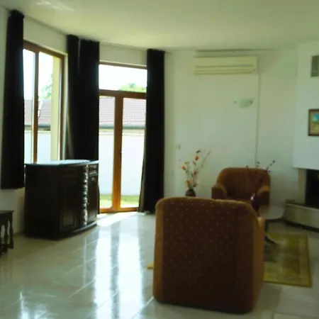 Tatil Evi роза - Rosa Bŭlgarevo