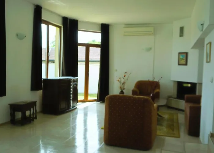 Ваканционна къща роза - Rosa Булгарево